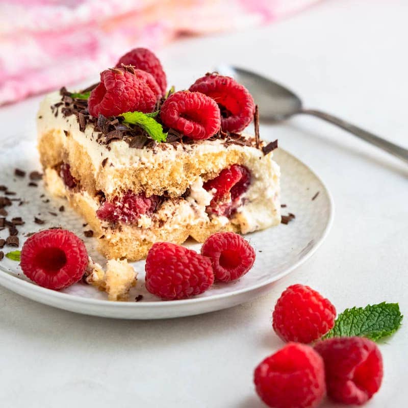 himbeer tiramisu mit frischen beeren himbeeren tiramisu ohne eier mit frischen beren und minzblättern