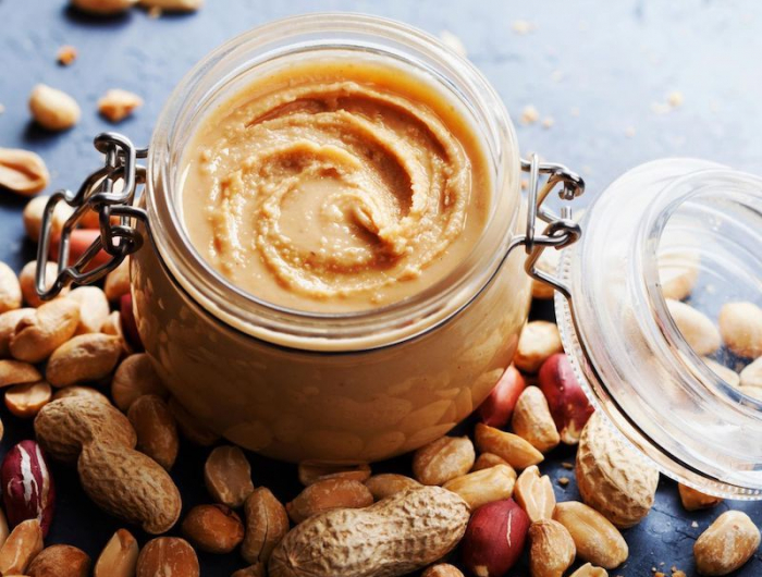 peanut butter kuchen erdnussbutter selber machen glas mit frischer erdnussbutter