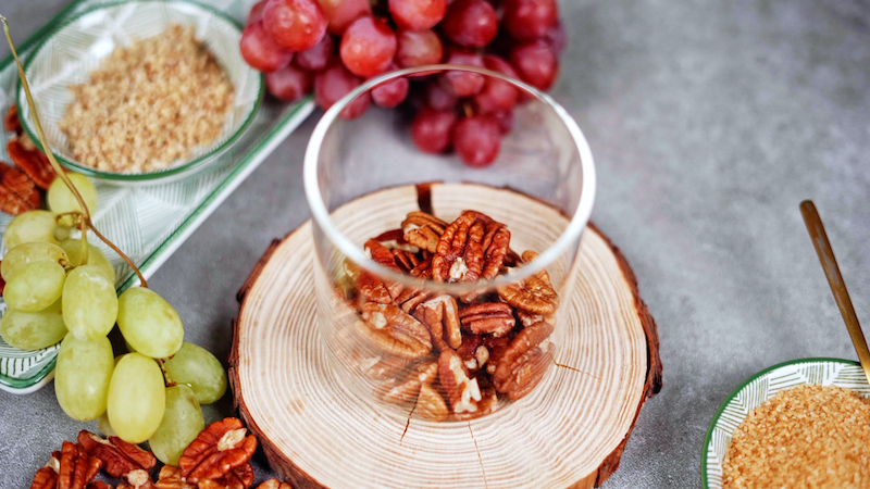 salat mit weintrauben frischer weintraubensalat rezept glas mit pekannuessen fuellen