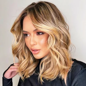 straehnchen zu braunen haaren goldblonde balayage schulterllange haare 2024 farbtechnik