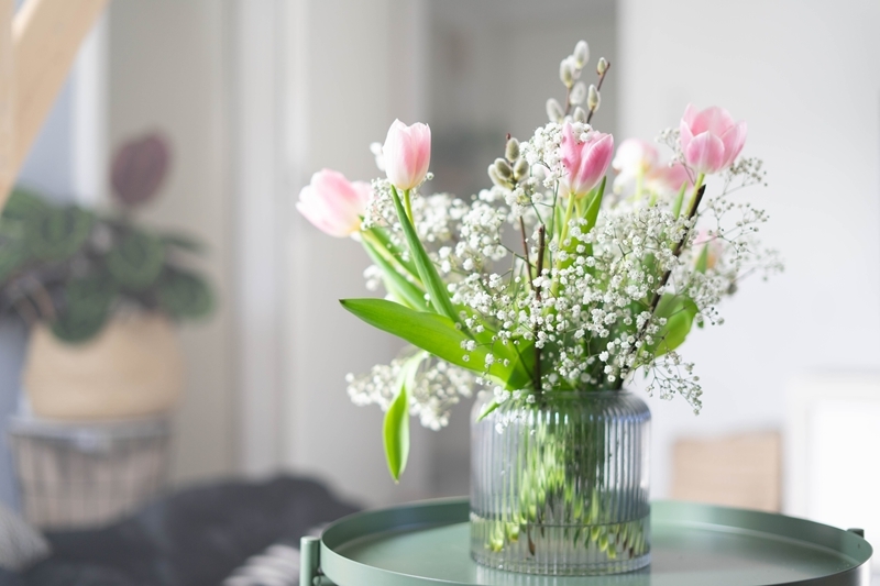 tulpen in vase laenger halten tipps zimmerdeko ideen