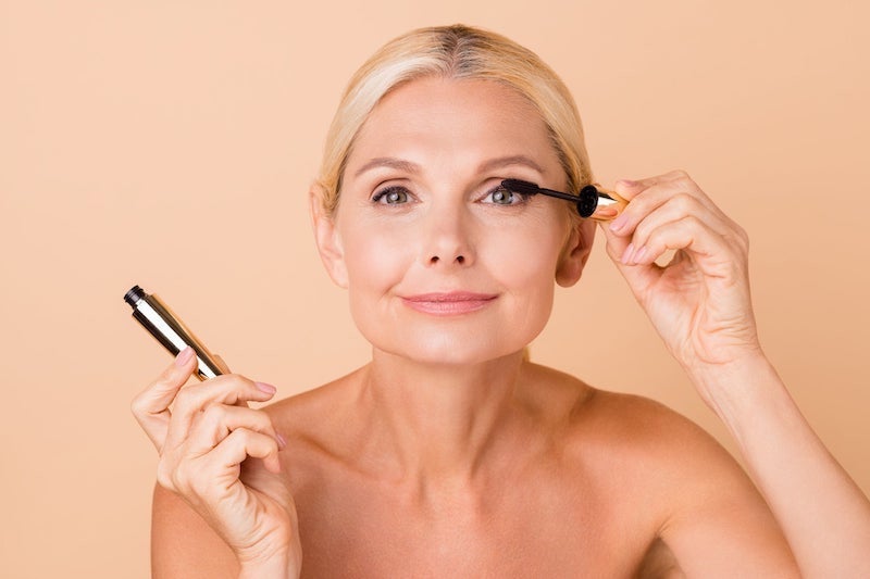wie schminkt man sich richtig welches make up bei altersflecken mascara richtig auftragen