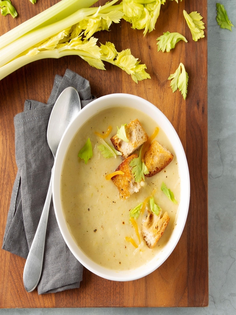 gerichte mit staudensellerie schnelle suppe mit sellerie und kartoffeln