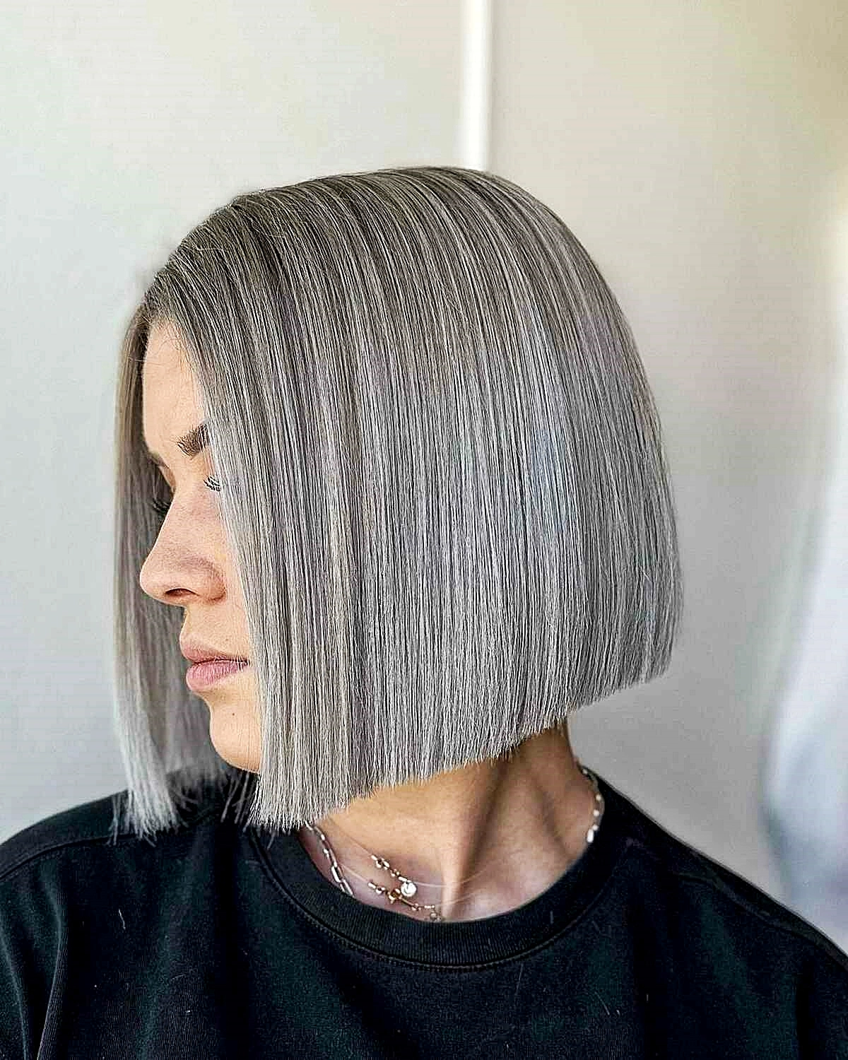 kurze graue haare modern blut bob glatte haare 2024 fortvna.coiffure