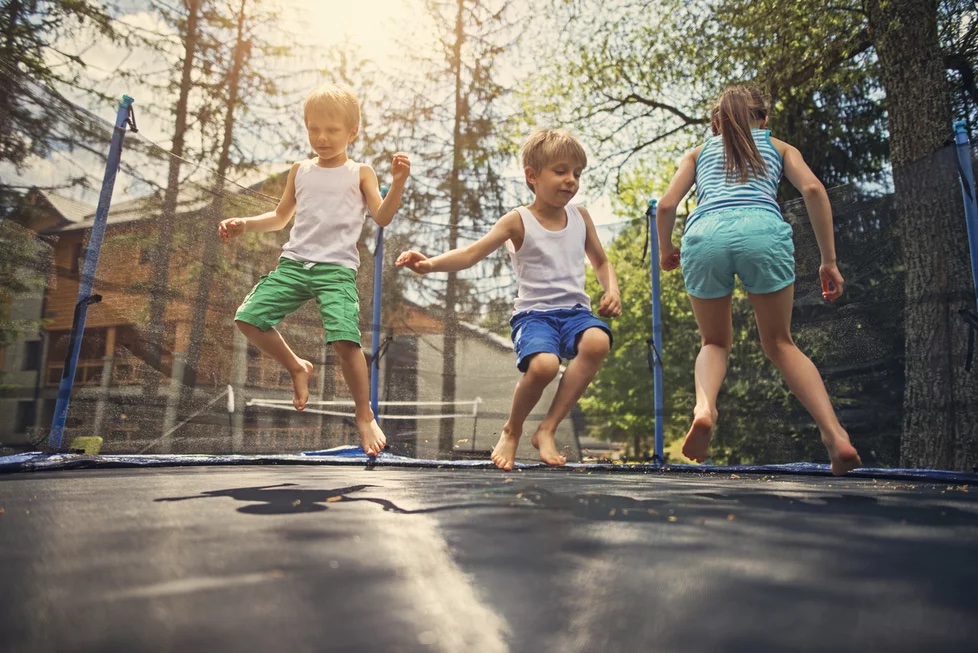 machen sie selber spielplatz fuer kinder im garten