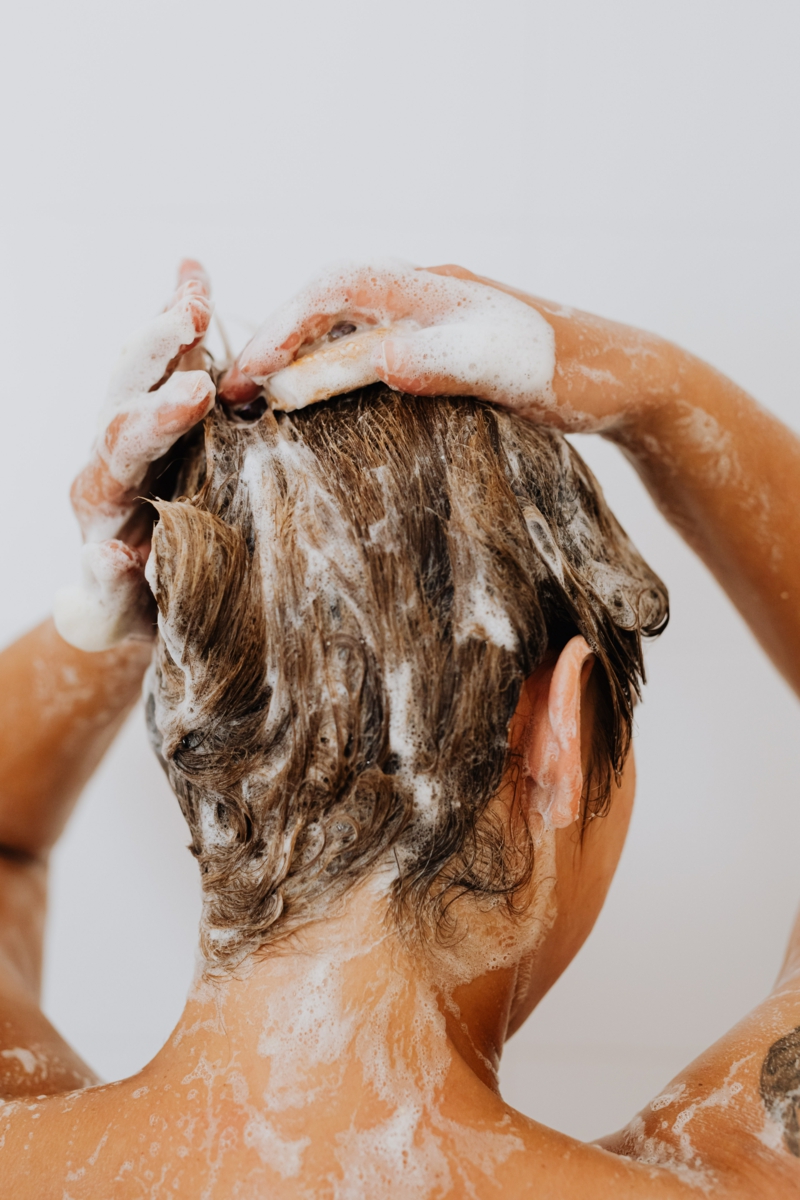 5 haarpflege tipps mit nassen haaren schlafen krank