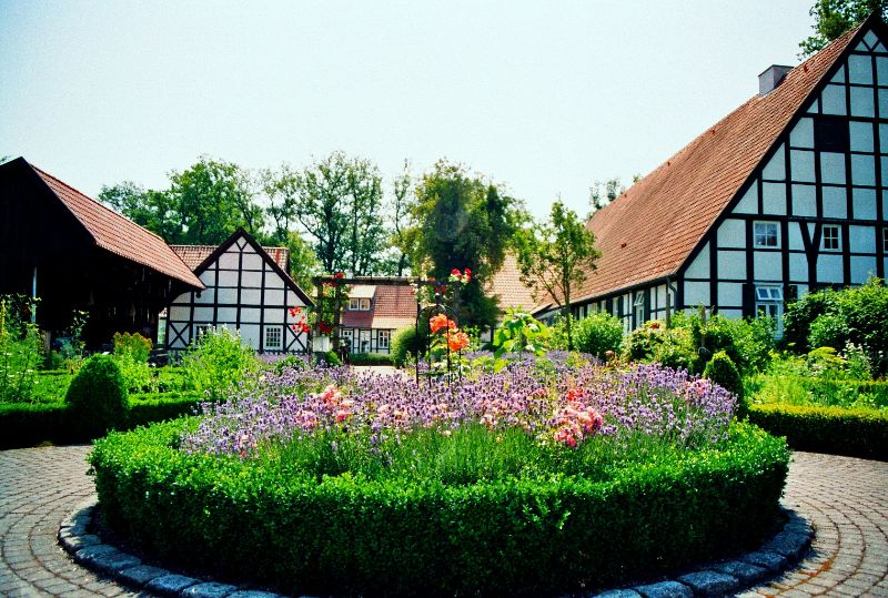 schultenhof mettingen bauerngarten blumenbeet modern