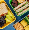 gesundes mittagessen in lunchbox