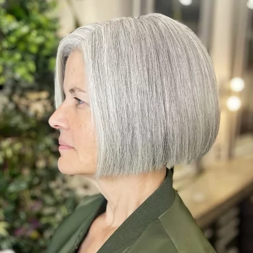 kurz frech bob frisuren blunt bob fuer damen ab 50 jahren phiasalon