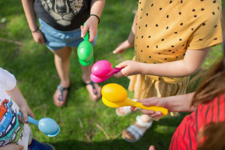 Die tollsten Osterspiele für Kinder für draußen