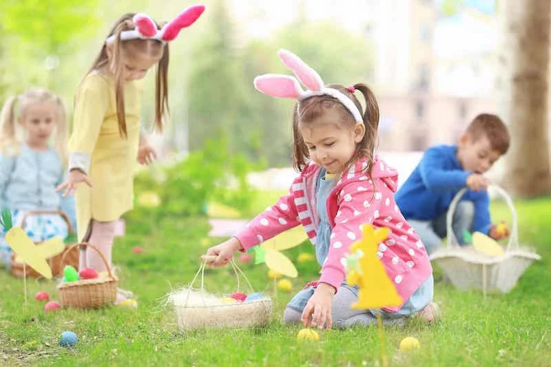 schoene ideen fuer osterspiele fuer kinder fuer drinnen und draussen