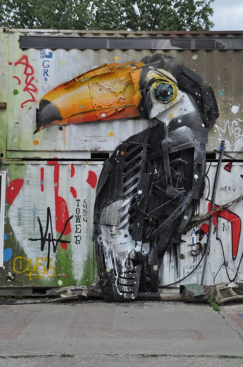 street art berlin tukan graffiti grosse betonwand