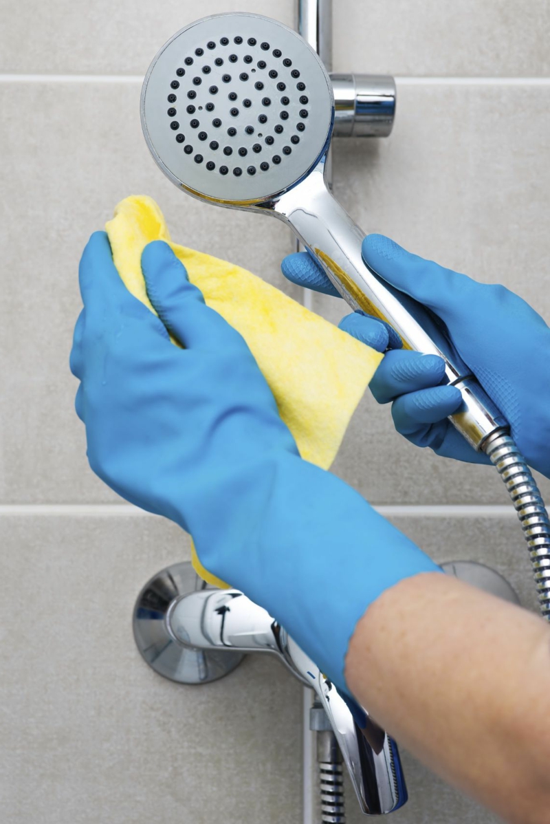 12-duschkopf-richtig-reinigen-infos-und-tipps