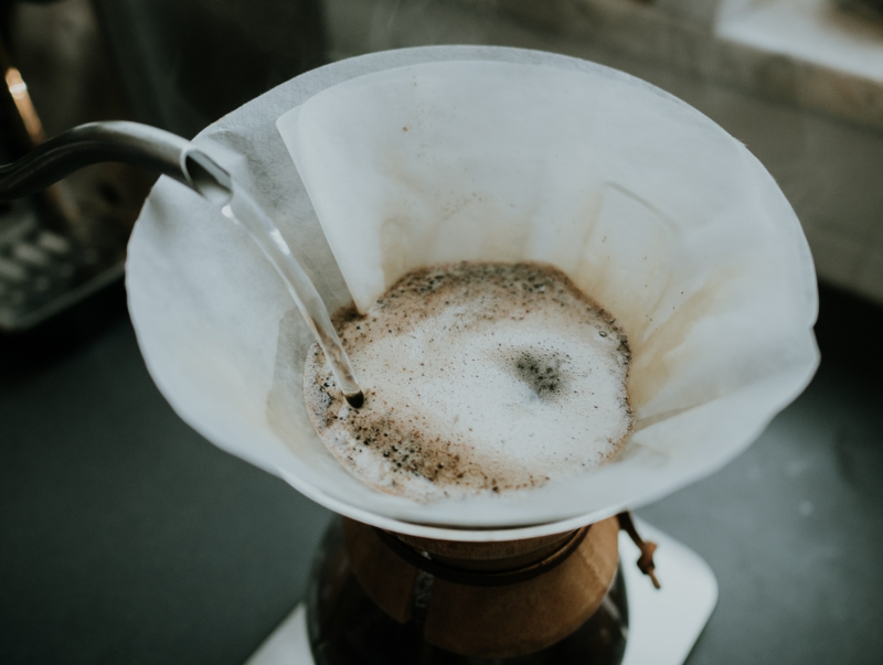 16 kaffeefilter wiederverwenden reinigungstipps fuer den haushalt