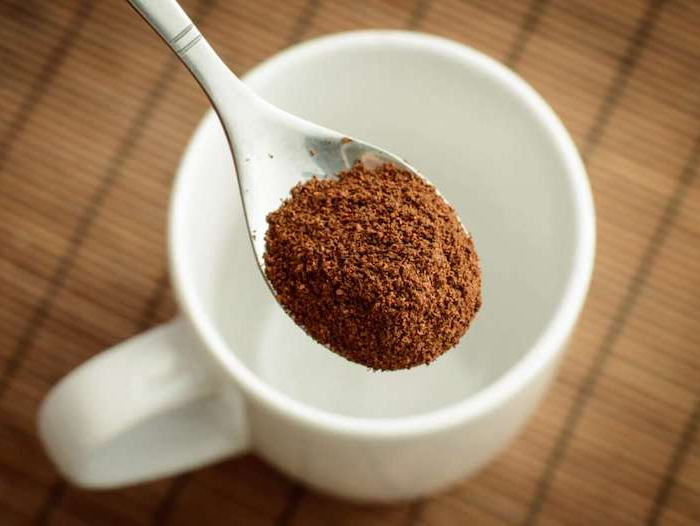 ameisen bekaempfen terrasse was tun gegen ameisen ameisen im haus frischer kaffeepulver gegen ameisen
