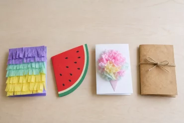 Vier Einladungskarten für Kindergeburtstag: Piñata, Wassermelone, Zuckerwatte, Schatzkarte