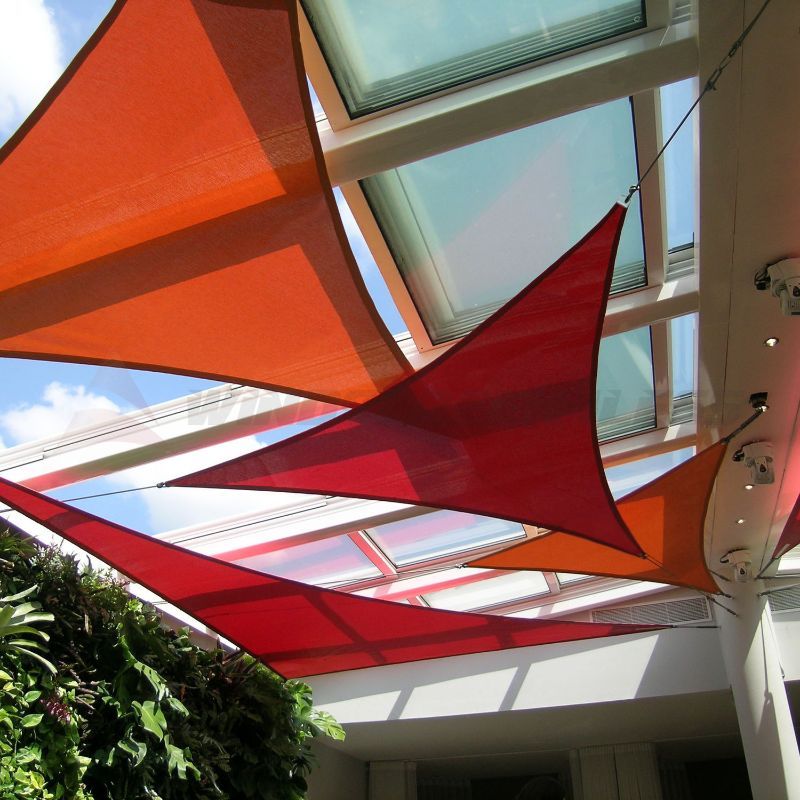 sonnenschutz für balkon ohne bohren rotes sonnensegel glassdach