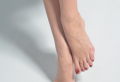 DIY-Pediküre: Wie mache ich meine Füße Sommerfit?