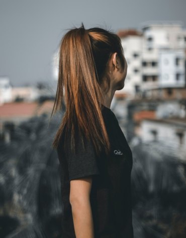 Gehen Haare durch Zopf tragen kaputt?