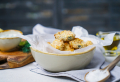 Leckeres und einfaches Mittagessen: Keto gebackene Zucchini mit Parmesan
