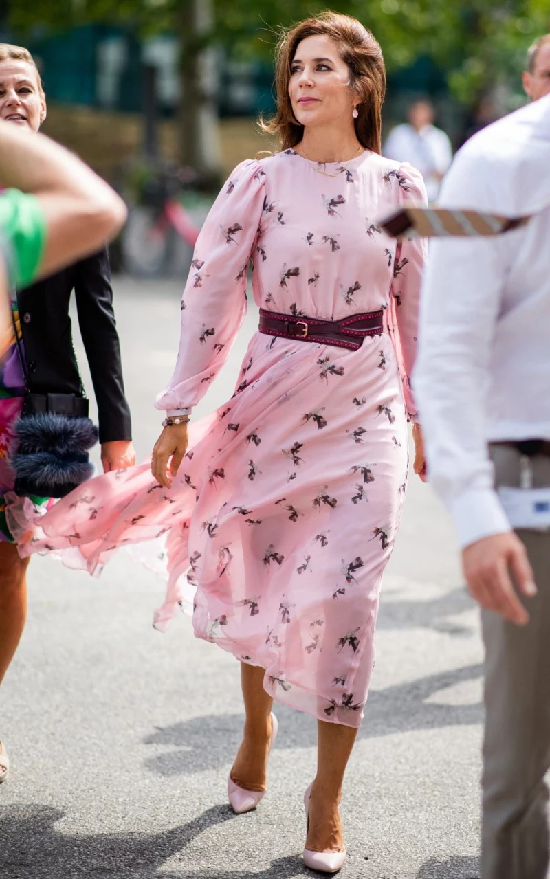 sommerkleider fuer frauen ab 50 aermeln rosa farbe