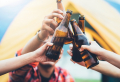 Lebenskniffe: Bier öffnen ohne Flaschenöffner! Hier finden Sie einfache Methoden, um das zu tun