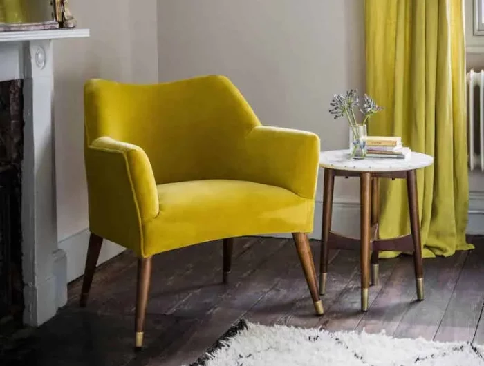 interior design trends wandfaerbung einrichtung atkin thyme astoria armchair in mustard yellow velvet sml