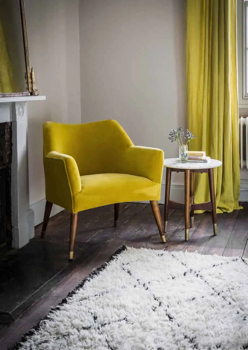 interior design trends wandfaerbung einrichtung atkin thyme astoria armchair in mustard yellow velvet sml