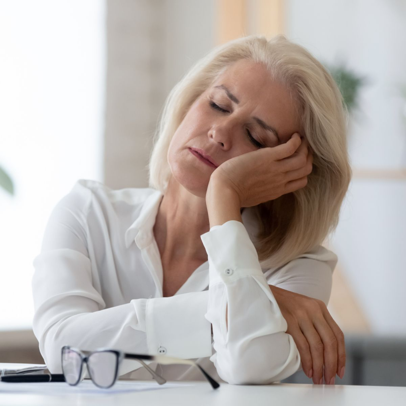 dauerhaft abnehmen in den wechseljahren schlafloesigkeit waehrend menopause frau schlaefrig