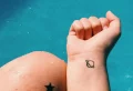 10 Körperstellen für kleine Tattoos, mit denen Sie alle Augen auf Sie ziehen werden!