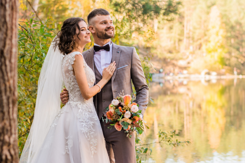 hochzeit nachhaltiger gestalten braut und braeutigam