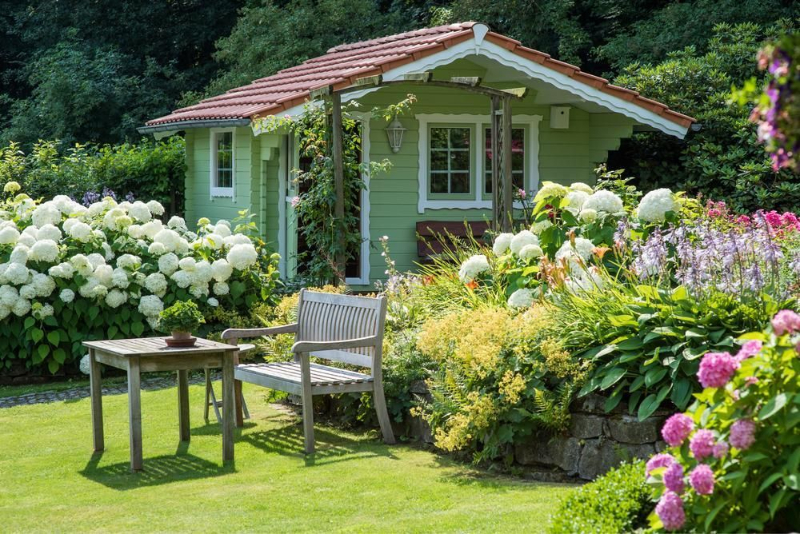 kleingarten pflegen landhaus mit garten