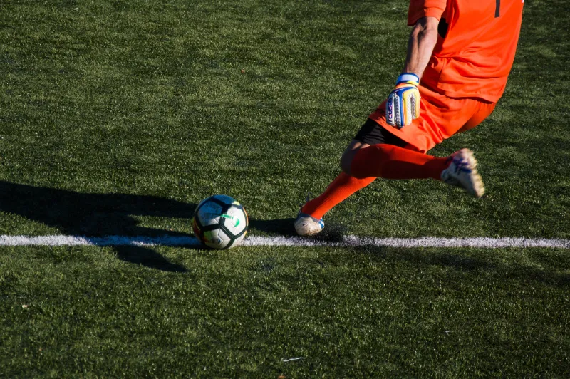 oranges sport trikot fussbalspielen ausruestung waehlen infos