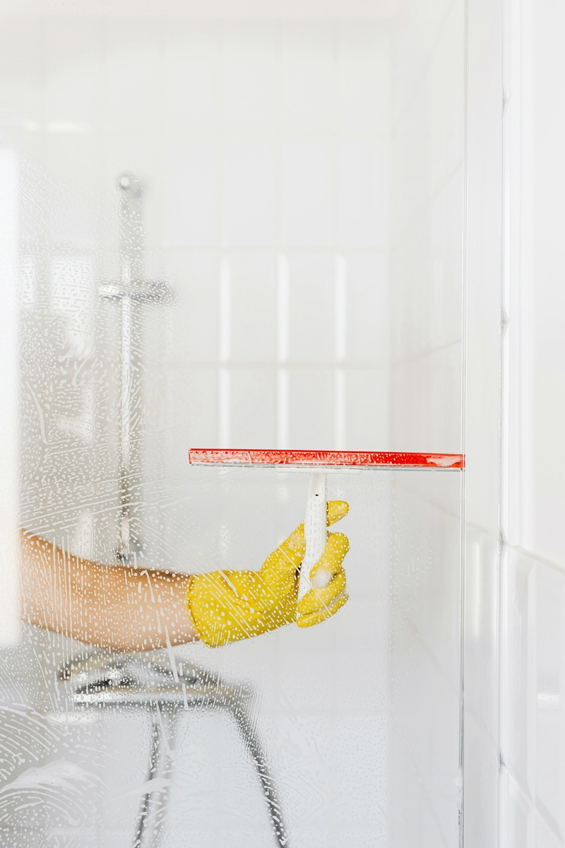 glas duschkabine reinigen trennwaende sauber machen natuerliche mittel