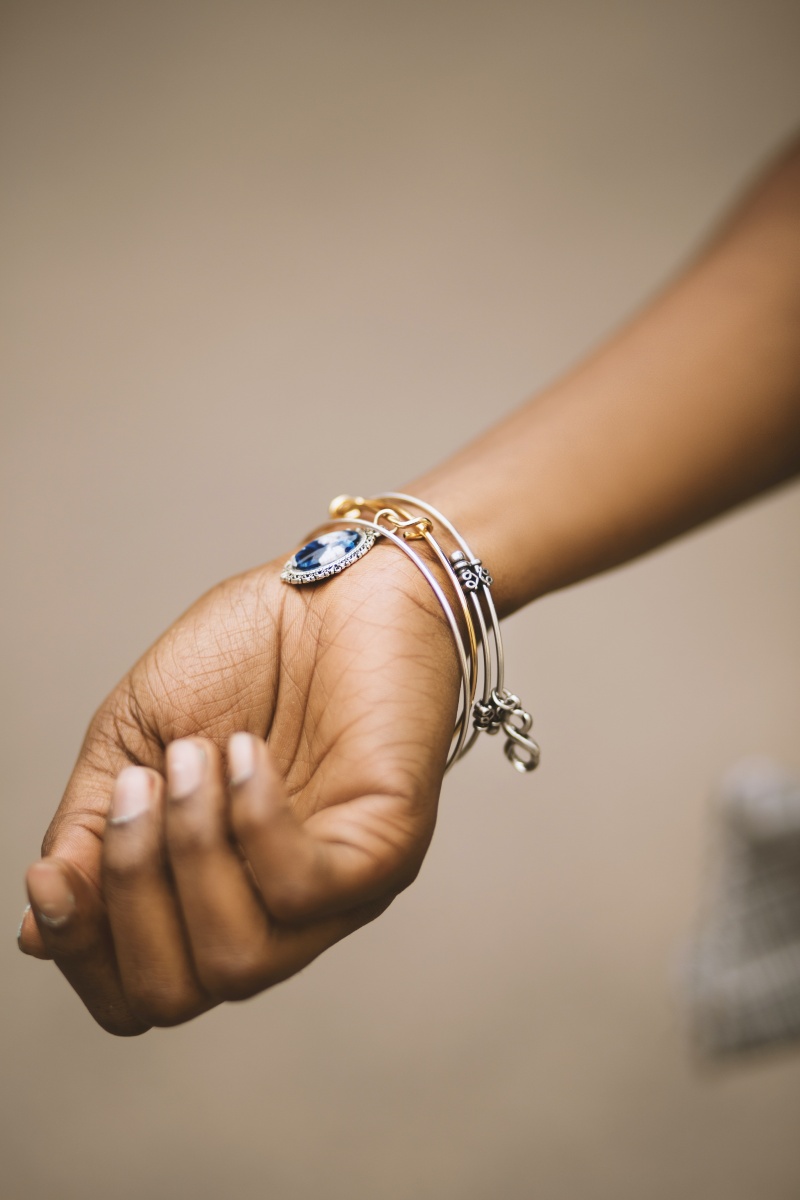 gold und silber armbänder kombnieren anhänger