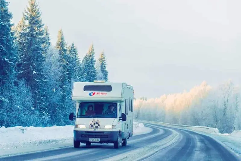 guide wie koennen sie den wohnwagen auf den winter vorbereiten