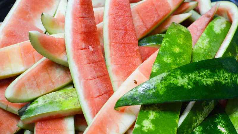 kann man die wassermelonenschale essen rezepte und informationen