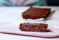 Schokolade Quinoa Crunch Riegel: Ein Kinderleichtes Rezept aus 3 Zutaten für einen gesunden Snack