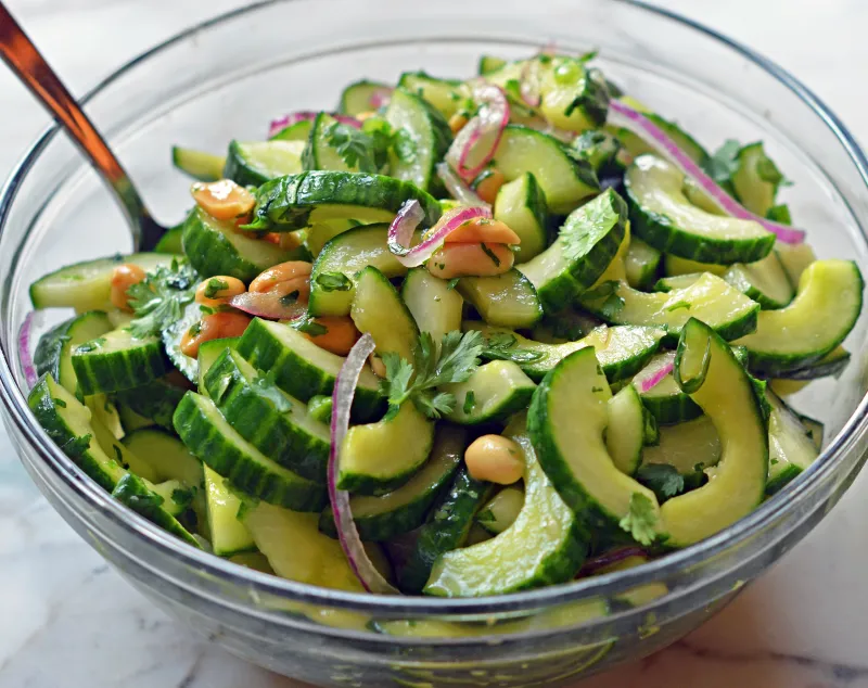 sommer salat mit gurkene selber machen einfach schnell