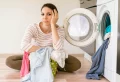 Wäsche stinkt nach dem Waschen: 7 der häufigsten Gründe + Lösungstipps