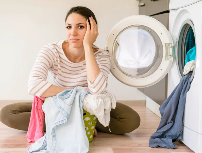 waesche stinkt nach dem waschen was kann man tun geruch in der waschmaschine