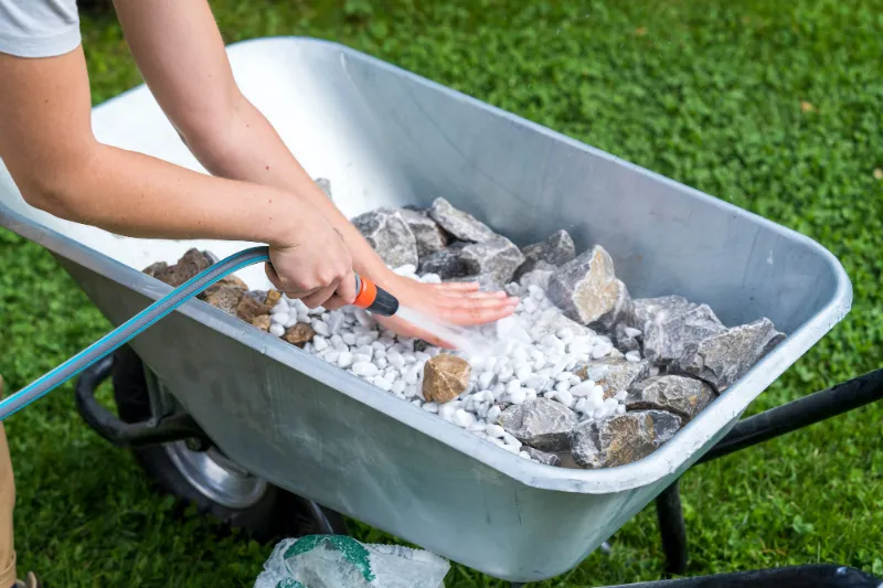 wasserspiel selber bauen fuer den garten und die terasse