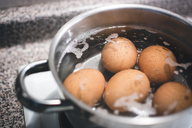 eierwasser weiterverwenden eier kochen im topf