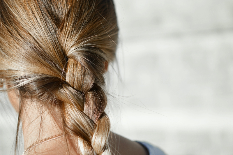 kann man mit backpulver die haare aufhellen und wie geht es