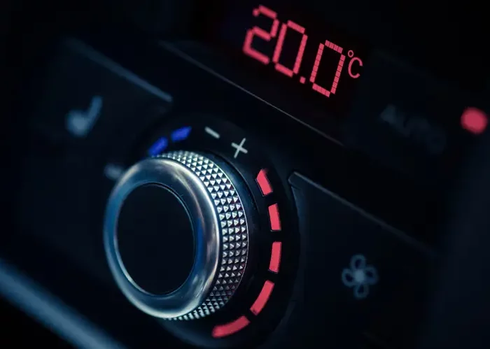 klimaanlage reinigen auto wie oft was kostet eine reinigung der klimaanlage klimaanlage dashboard einstellen
