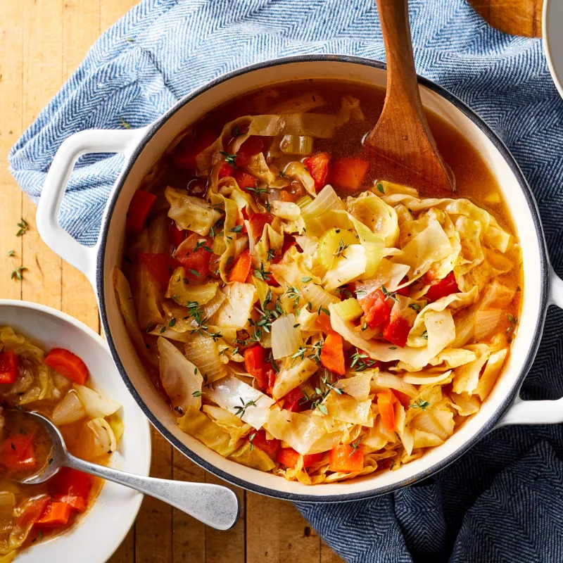 mittagessen ideen zubereiten kohlsuppe rezept mit tomaten machen