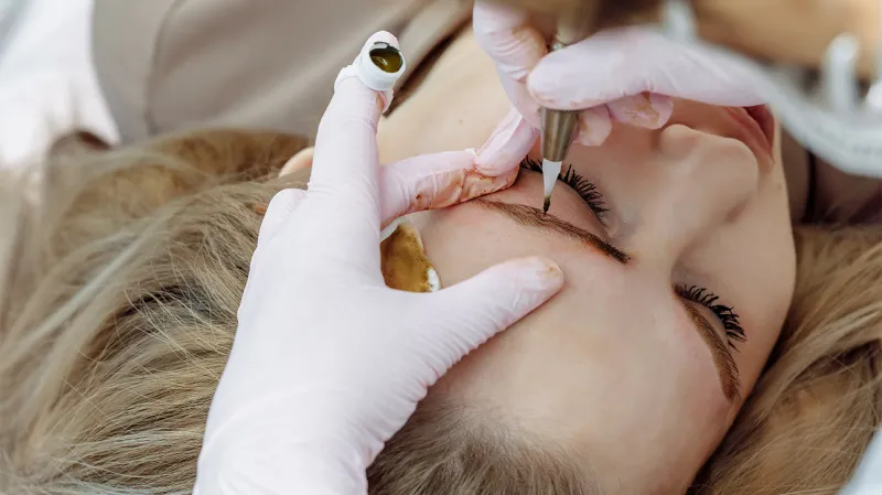 nanoblading nadel microblading natürlich heilungprozess