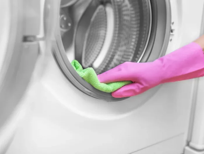 schlecht riechende waschmaschine reinigen essig tipps