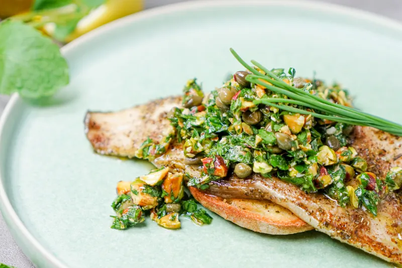 schnelle rezepte abendessen fisch zubereiten einfach mit pistazien salsa