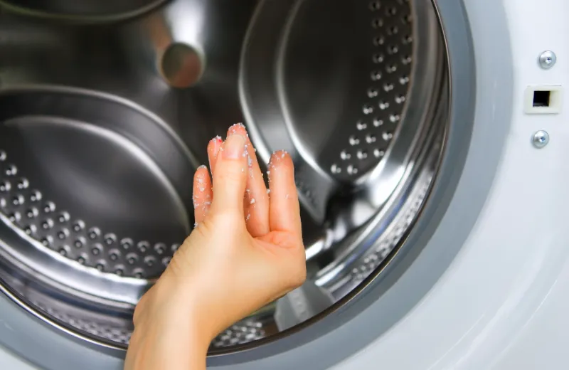 stinkende waschmaschine reinigen mit natron und essig anleitung